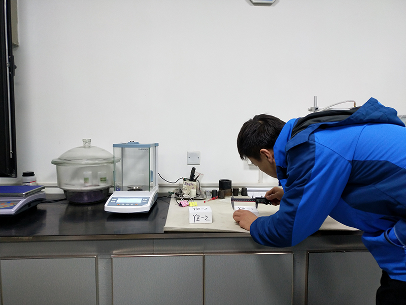 建筑工程結(jié)構(gòu)和使用功能改變的情況下如何來做建筑工程檢測鑒定呢？